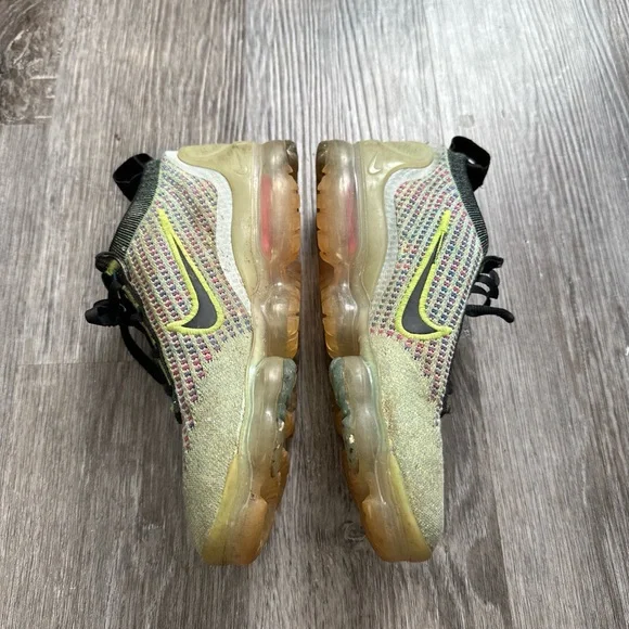 Nike multi-color vapormaxes - Picture 3 of 4